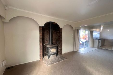 Photo of property in 94 Te Atatu Road, Te Atatu South, Auckland, 0610