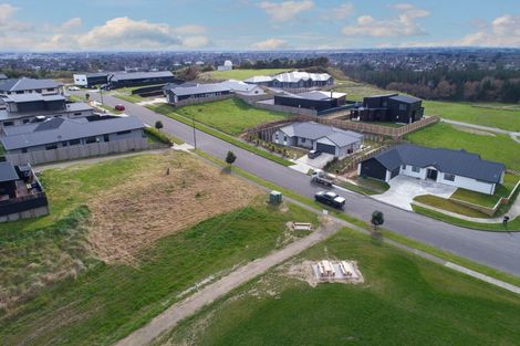 Photo of property in 45 Vaucluse Heights, Fitzherbert, Palmerston North, 4410