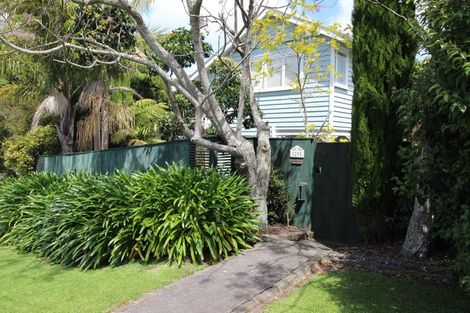 Photo of property in 25a Belle Vue Avenue, Northcote Point, Auckland, 0627