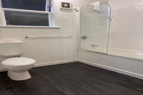 Photo of property in 147 Ruskin Road, Newlands, Wellington, 6037