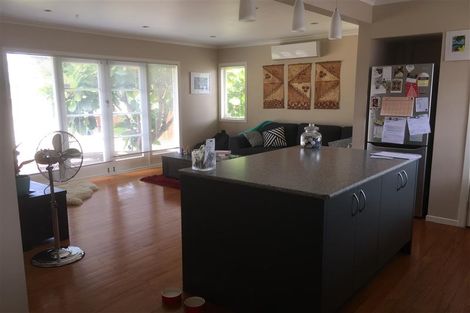Photo of property in 47 Hereford Street, Te Atatu Peninsula, Auckland, 0610