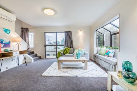 Photo of property in 2/120 Sunnyside Road, Sunnyvale, Auckland, 0612