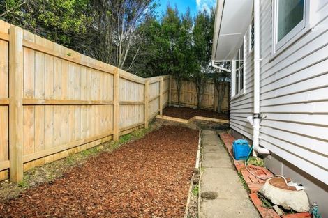 Photo of property in 12 Tawavale Crescent, Totara Vale, Auckland, 0629