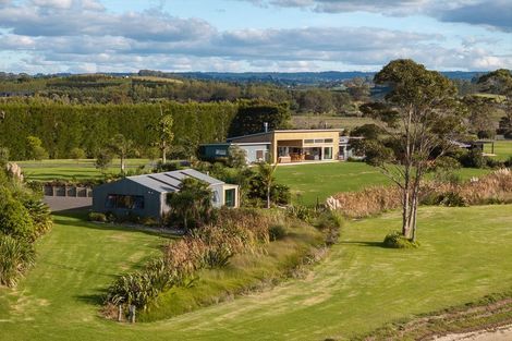 Photo of property in 37 Pahoia Beach Road, Whakamarama, Tauranga, 3172