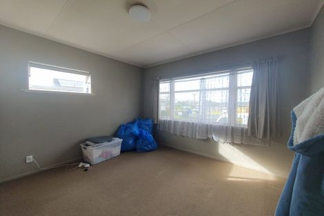 Photo of property in 2 Wattle Street, New Lynn, Auckland, 0600