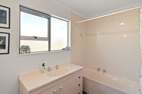 Photo of property in 234 Kawiu Road, Levin, 5510