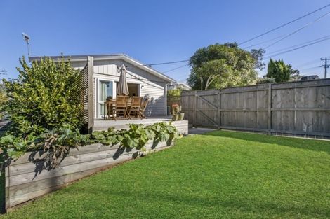 Photo of property in 1/298 Glenfield Road, Glenfield, Auckland, 0629