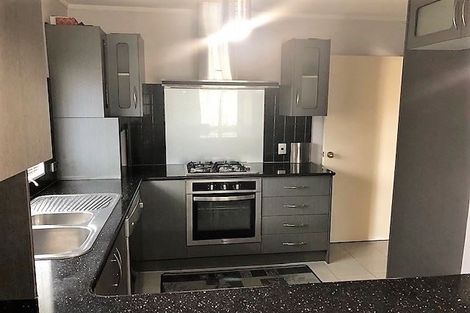 Photo of property in 2/421 Mount Albert Road, Mount Roskill, Auckland, 1041