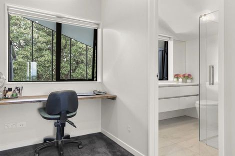 Photo of property in 25 Waimana Avenue, Northcote Point, Auckland, 0627