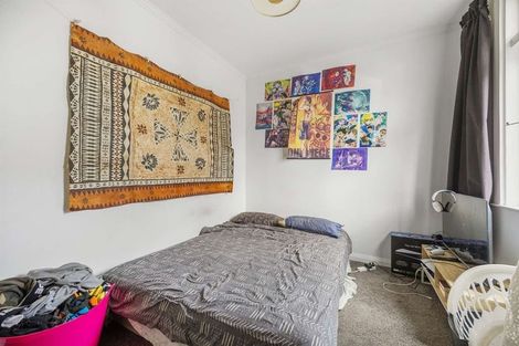 Photo of property in 100 Randwick Road, Moera, Lower Hutt, 5010