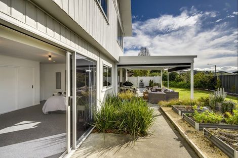 Photo of property in 9 Lowther Place, Taradale, Napier, 4112