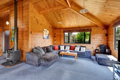 Photo of property in 125 Wairau Road, Oakura, 4314