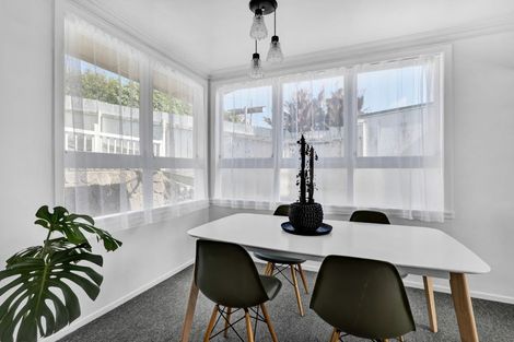 Photo of property in 8 Kitchener Terrace, Moturoa, New Plymouth, 4310