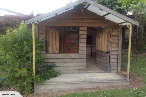 Photo of property in 5 Cron Avenue, Te Atatu South, Auckland, 0610