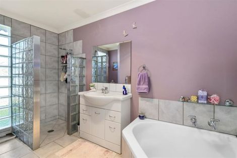 Photo of property in 2 Caulfield Place, Pukehangi, Rotorua, 3015