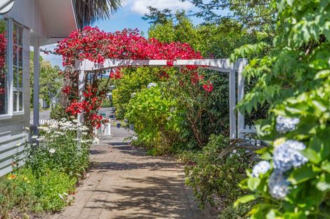 Photo of property in 49 Sylvan Avenue, Waikanae, 5036