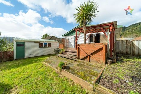 Photo of property in 58 Lees Grove, Wainuiomata, Lower Hutt, 5014