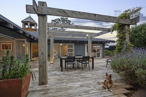 Photo of property in 4 Claude Road, Stanmore Bay, Whangaparaoa, 0932