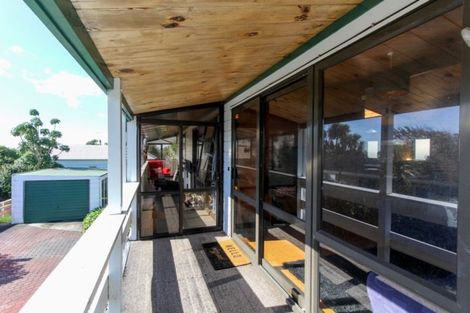 Photo of property in 69 Belt Road, New Plymouth, 4310