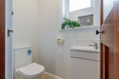 Photo of property in 7a Nathan Place, West End, Palmerston North, 4412