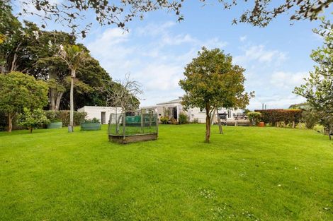 Photo of property in 1093 Waiuku Road, Waiuku, 2681