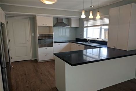 Photo of property in 1/52 Milford Road, Milford, Auckland, 0620