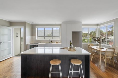 Photo of property in 3 Harding Avenue, Te Atatu South, Auckland, 0610