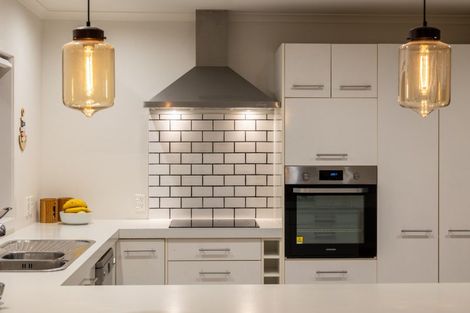 Photo of property in 7 Simpson Crescent, Raumati Beach, Paraparaumu, 5032