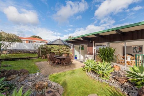 Photo of property in 59 Mcfadzean Drive, Blockhouse Bay, Auckland, 0600