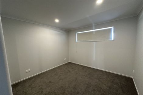 Photo of property in 58 Archibald Road, Kelston, Auckland, 0602