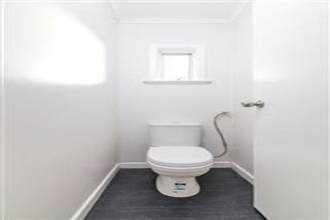 Photo of property in 2 Totara Road, Te Atatu Peninsula, Auckland, 0610