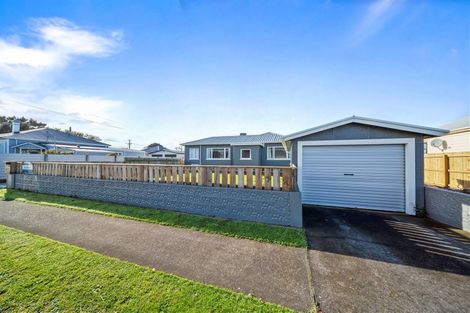 Photo of property in 32 Hunter Street, Hawera, 4610