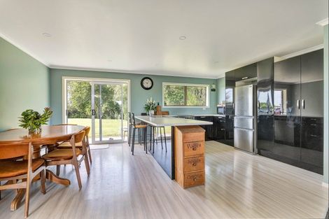 Photo of property in 2062 South Road, Otakeho, Hawera, 4678