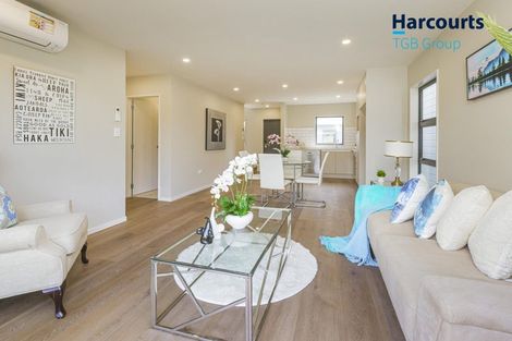 Photo of property in 3/43 Clevedon Road, Papakura, 2110