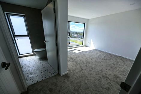 Photo of property in 4/4024 Great North Road, Glen Eden, Auckland, 0602