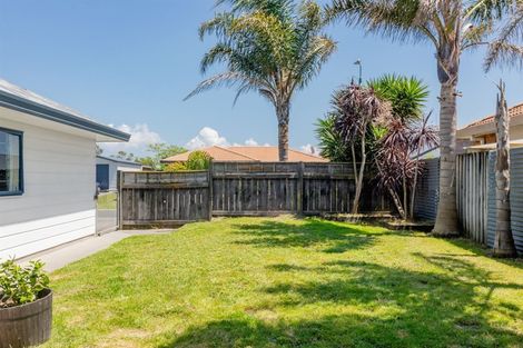 Photo of property in 11 Checketts Place, Papamoa Beach, Papamoa, 3118