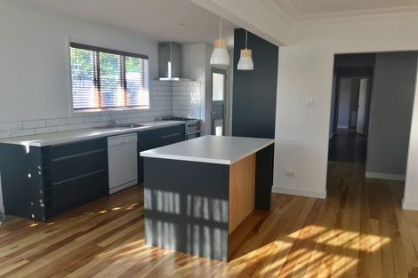 Photo of property in 5 Fitzroy Road, Fitzroy, New Plymouth, 4312