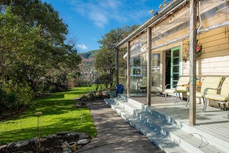 Photo of property in 6 Durham Street, Picton, 7220