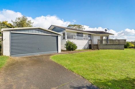 Photo of property in 2 Longreach Drive, Sunnyvale, Auckland, 0612