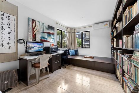 Photo of property in 9 Gwendoline Avenue, Te Atatu Peninsula, Auckland, 0610