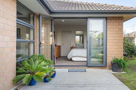 Photo of property in 33 Carrington Drive, Papamoa Beach, Papamoa, 3118