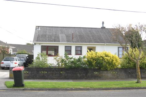 Photo of property in 10 Gibson Crescent, Naenae, Lower Hutt, 5011