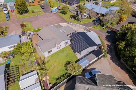 Photo of property in 8 Laura Place, Whitianga, 3510