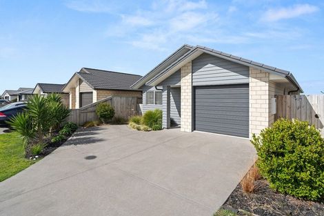 Photo of property in 11 Ponga Place, Papamoa Beach, Papamoa, 3118