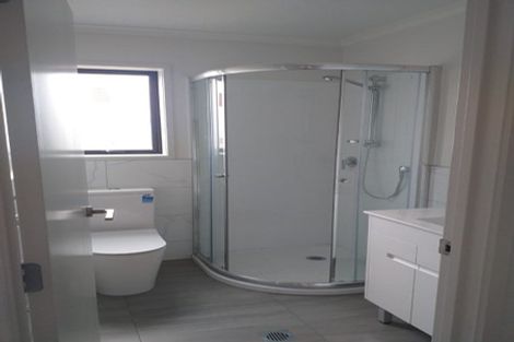 Photo of property in 2 Emerald Avenue, Rosehill, Papakura, 2113