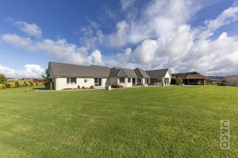 Photo of property in 1242 State Highway 16, Waimauku, 0883