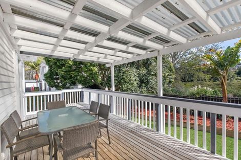 Photo of property in 93 Riverpark Crescent, Henderson, Auckland, 0610