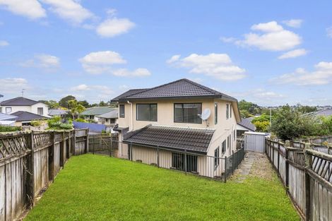 Photo of property in 2/14 Mossop Rise, Glenfield, Auckland, 0629