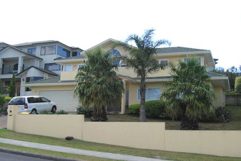 Photo of property in 11 Belleaire Court, West Harbour, Auckland, 0618