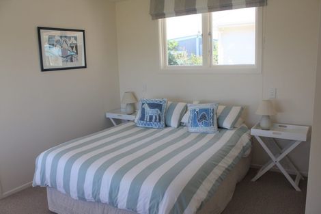 Photo of property in 59 Field Way, Waikanae Beach, Waikanae, 5036